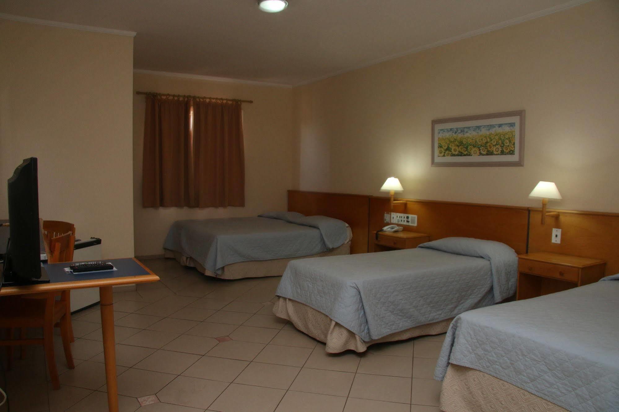 Jaguary Hotel Sumaré Esterno foto